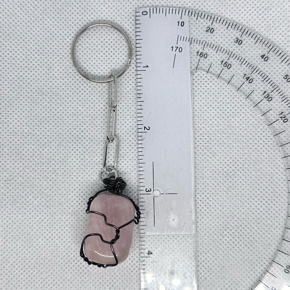 Rose quartz keychain polished stone distressed wire wrap handmade - Picture 4 of 5